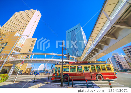 日本橫濱城市景觀。希望之光 = 2 月 6 日 123413071