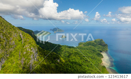 Tropical landscape of Islands and blue sea in El Nido, Palawan. Philippines. 123413617