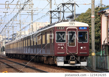 [Hankyu] 7000 series rapid train (Kobe Line: Muko-no-sho to Tsukaguchi) 123414285