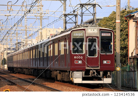 [Hankyu] 8000 series commuter express (Kobe Line: Muko-no-sho to Tsukaguchi) 123414536