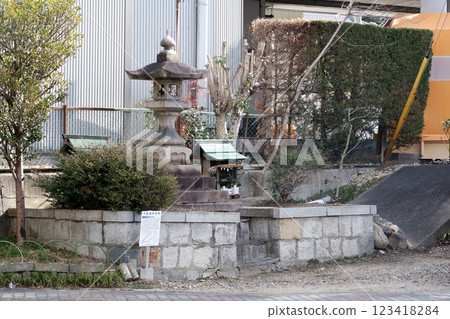 織部街出口的夜間燈 123418284