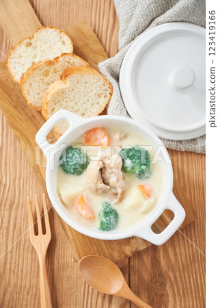 Cream stew - Image of a warm home-cooked meal 123419166