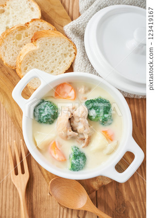 奶油燉菜 - 溫暖的家常菜形象 123419167