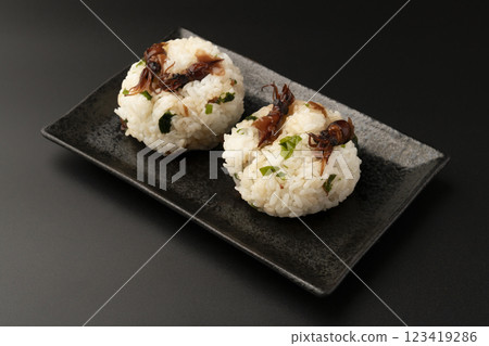 The process of making firefly squid and seaweed rice balls The process of making firefly squid and seaweed rice balls 123419286