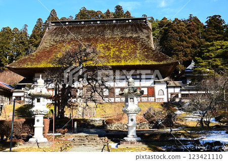 Okuno Shohoji Temple (New Year) 123421110