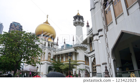 Main view of Masjid Sultan or Sultan Mosque at Muscat Street in the Kampong Glam. 123422025