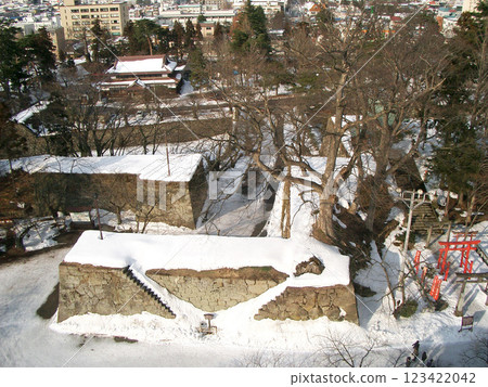 Musha-bashiri stone wall at the Aizuwaka Castle ruins (Aizuwakamatsu City, Fukushima Prefecture) Musha-bashiri stone wall at the Aizuwaka Castle ruins (Aizuwakamatsu City, Fukushima Prefecture) 123422042