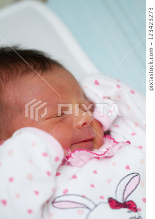 Newborn baby sleeping. Happy family kid dream concept. 123423273