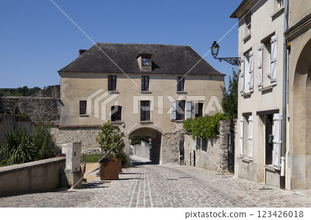 The Saint-Pierre gate in Chateau-Thierry The Saint-Pierre gate in Chateau-Thierry 123426018
