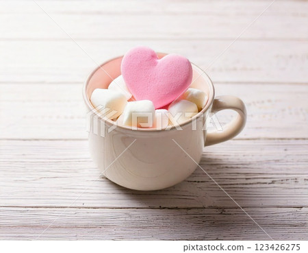畫著愛心的棉花糖和一杯 123426275