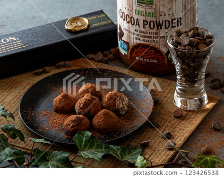 松露巧克力和親吻 松露巧克力和親吻 123426538