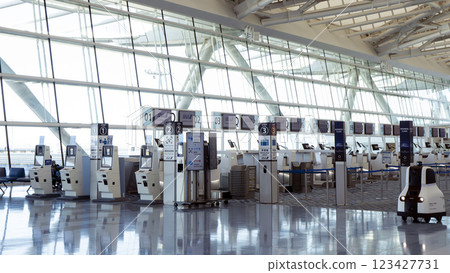 Haneda Airport: Terminal 2 International Check-in Counter Haneda Airport: Terminal 2 International Check-in Counter 123427731