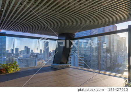 View from the observation deck of Osaka Dojimahama Tower 123427910