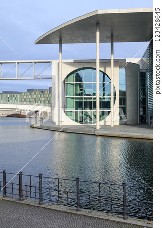 Spree river and Marie Elisabeth Luders House in new parliamentary complex of the government quarter in Berlin, Germany Spree river and Marie Elisabeth Luders House in new parliamentary complex of the government quarter in Berlin, Germany 123428645