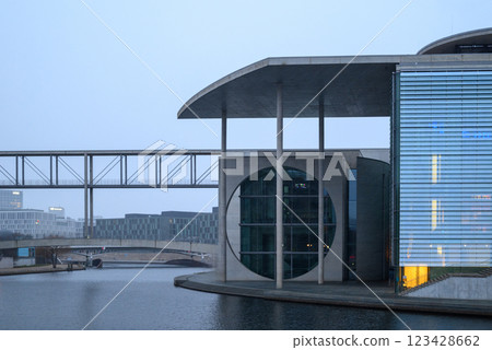 Spree river and Marie Elisabeth Luders House in new parliamentary complex of the government quarter in Berlin, Germany Spree river and Marie Elisabeth Luders House in new parliamentary complex of the government quarter in Berlin, Germany 123428662