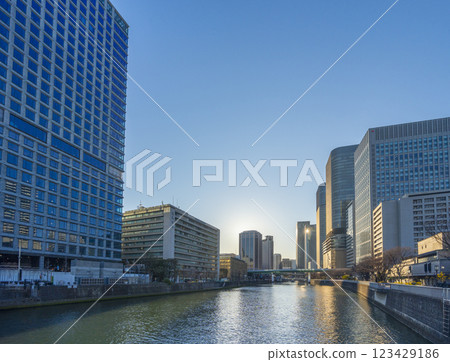 Beautiful scenery of Nakanoshima, Osaka (view from Yodoyabashi) 123429186