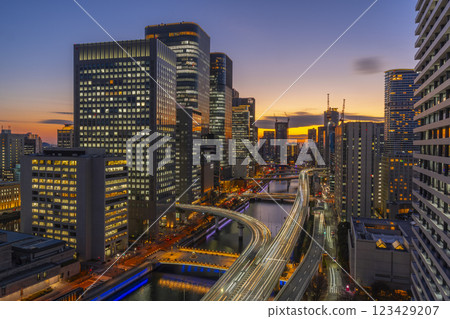 Beautiful evening and twilight sky in Nakanoshima, Osaka 123429207