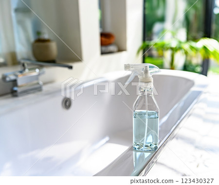 浴室清潔 123430327