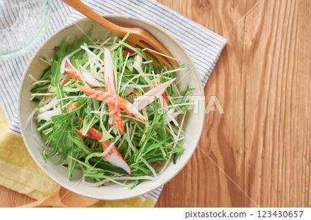 蟹肉棒沙拉－健康清爽的日式沙拉 123430657