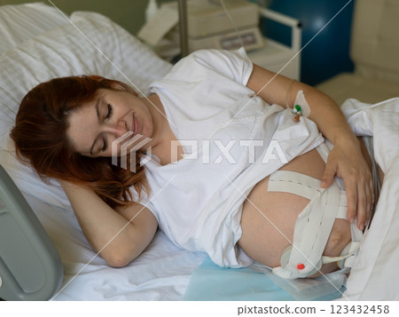 Pregnant woman in the delivery room of the maternity hospital. Pregnant woman in the delivery room of the maternity hospital. 123432458