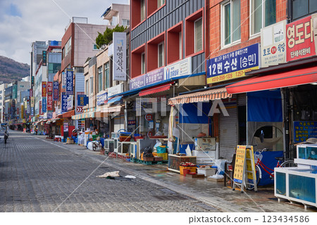 Jagalchi Fish Market the largest seafood market in Busan South Korea 123434586