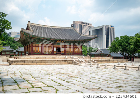 Deoksugung royal palace of Joseon dynasty in Seoul South Korea 123434601