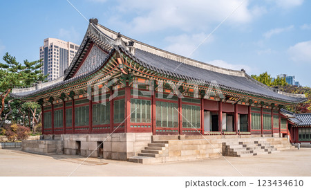 Deoksugung royal palace of Joseon dynasty in Seoul South Korea 123434610