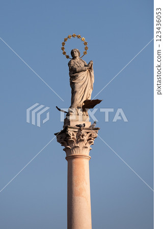 Marian column, religious statue of the Virgin Mary in Old Town Square of Prague, Czech Republic Marian column, religious statue of the Virgin Mary in Old Town Square of Prague, Czech Republic 123436053