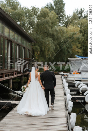 the first meeting of the bride and groom 123436895