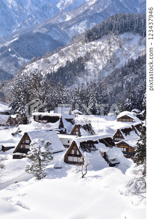 Winter Gokayama Ainokura Gassho Village 123437946