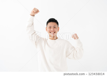 男性青少年肖像拳頭泵 123438014