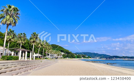 宮崎海灘,秋日晴空萬裡,沙灘上長滿了棕櫚樹(愛知縣西尾市/基拉威基基海灘) 宮崎海灘,秋日晴空萬裡,沙灘上長滿了棕櫚樹(愛知縣西尾市/基拉威基基海灘) 123438400