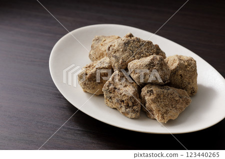 Okinawa brown sugar 123440265