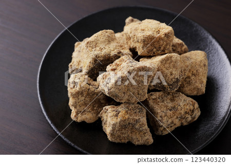 Brown sugar 123440320