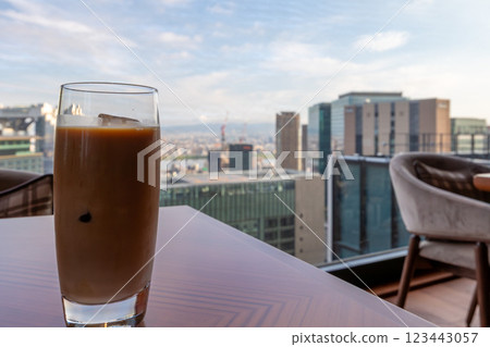 從 JP Tower Osaka (KITTE Osaka) 的大阪站飯店餐廳看到的 Umekita 123443057