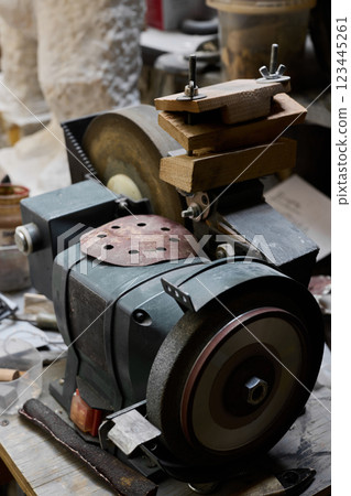 This is a remarkable Vintage Grinding Machine, essential for craftsmanship and repair work 123445261