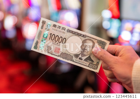 彈珠店、錢包、現金投資 123445611