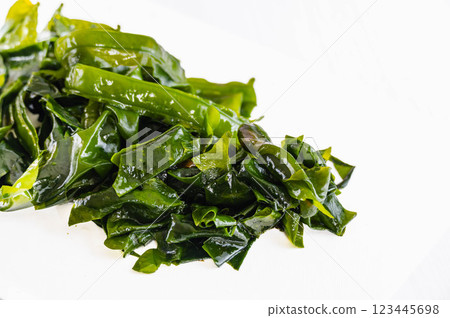 煮熟並切碎的新鮮裙帶菜 123445698