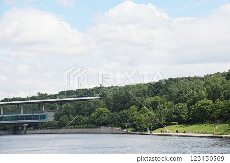 : Luzhnikovsky metro bridge across the Moskva River on Sparrow Hills, embankment. : Luzhnikovsky metro bridge across the Moskva River on Sparrow Hills, embankment. 123450569