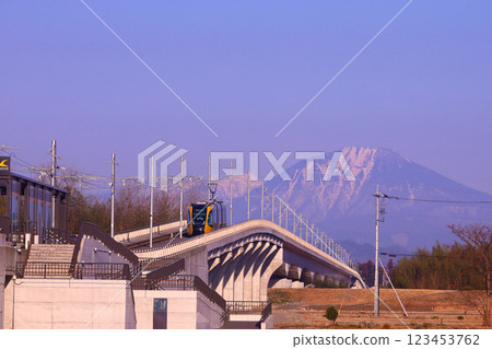 Utsunomiya City: Mount Nantai and LRT (next-generation streetcar) 123453762