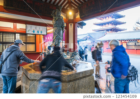 「東京」淺草寺大水屋的風景，淺草寺 123454109