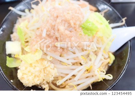 背部脂肪很多！蒜味次郎拉麵的威力 123454495