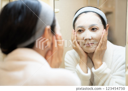 A woman packing 123454730