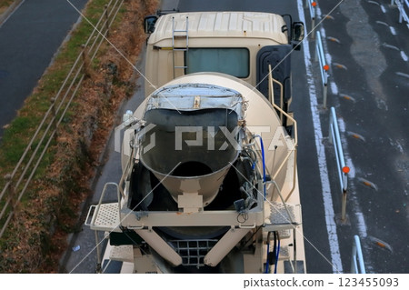 Image of agitator truck (concrete mixer truck) 123455093