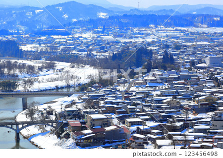 從立山公園的觀景台俯瞰大江町的冬季風景 123456498
