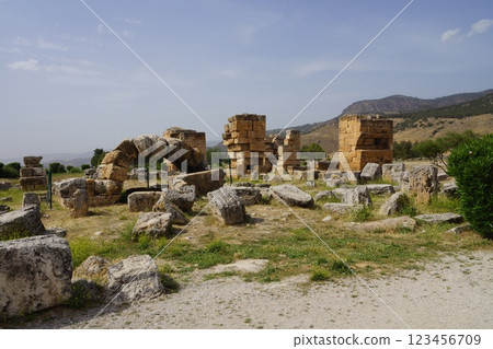 Türkiye, Pamukkale, Hierapolis ruins Türkiye, Pamukkale, Hierapolis ruins 123456709