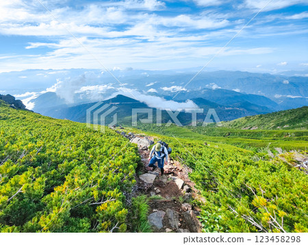 Climbing Mt. Ontake in summer: Otakiguchi trail Climbing Mt. Ontake in summer: Otakiguchi trail 123458298