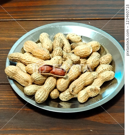 盤子裡的花生 123460718