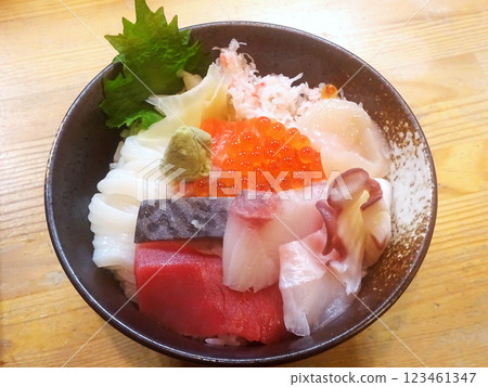 海鮮十色蓋飯、海鮮三昧蓋飯、鮭魚子、章魚、魷魚、扇貝、金槍魚 海鮮十色蓋飯、海鮮三昧蓋飯、鮭魚子、章魚、魷魚、扇貝、金槍魚 123461347