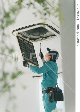 Electrical worker  123461596